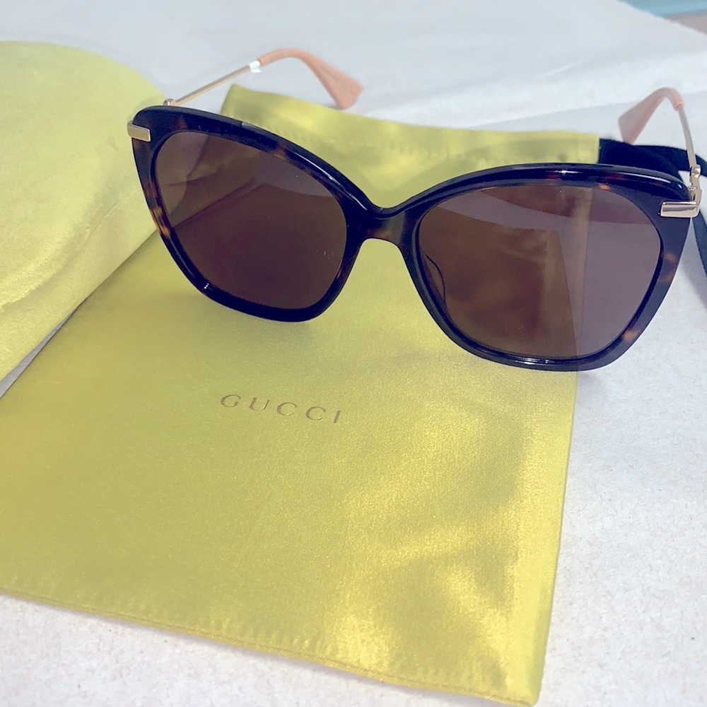 AUTHENTIC GUCCI BUTTERFLY SUNGLASSES GG0510S00356 NWOT